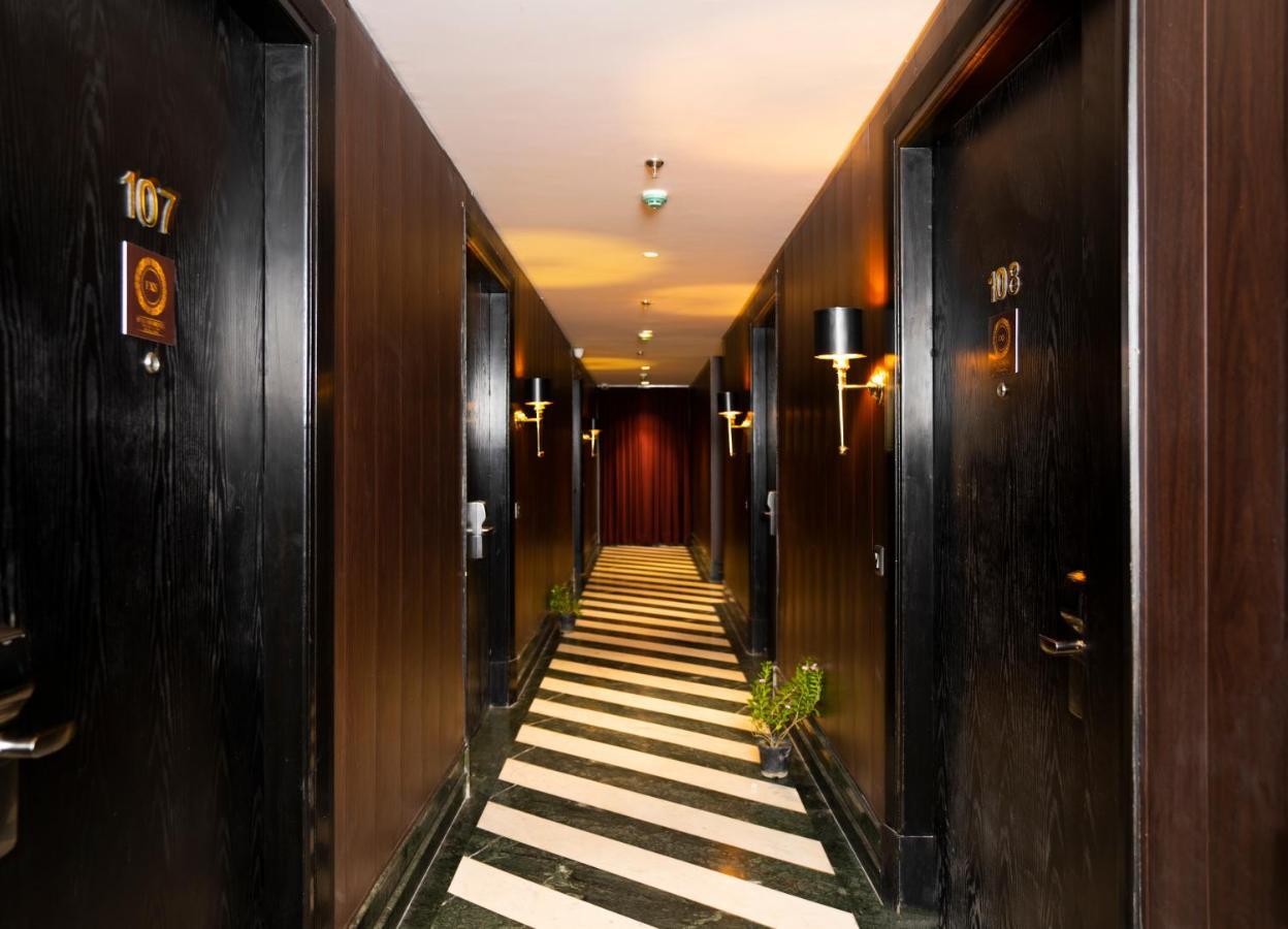 Foxoso Hotel, Delhi Airport Нью-Дели Экстерьер фото